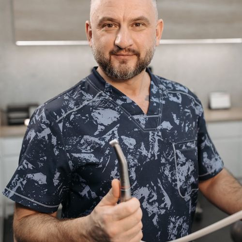 Portrait of Olga Zarichna, a smiling and friendly practice guide.